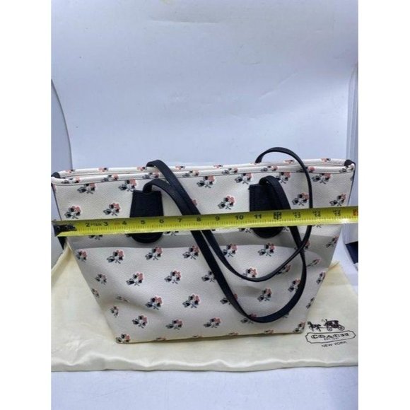 Coach shopping xl floral great condition msrp whit - Picture 3 of 12